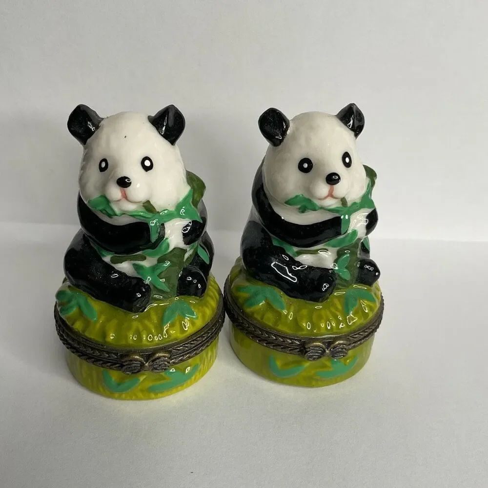 VINTAGE HINGED PORCELAIN TRINKET BOXES 2 PANDAS‎ BEAR EATING BAMBOO LEAVES 2.5”